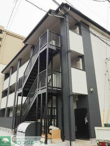神奈川県横浜市鶴見区生麦４丁目 3階建