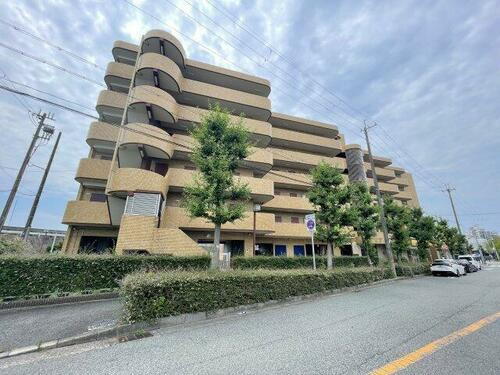 マブランシェット弦月 6階建