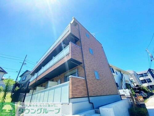 リブリ・カサデルソルＩＶ 3階建