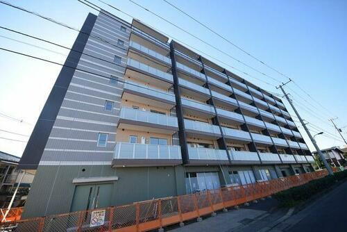 東京都北区志茂５丁目 8階建