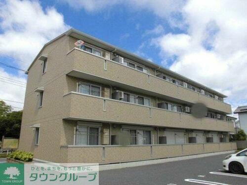 イースト・コート 3階建