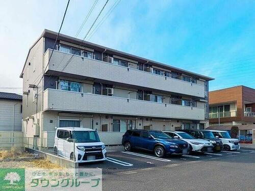 埼玉県三郷市中央１丁目 3階建
