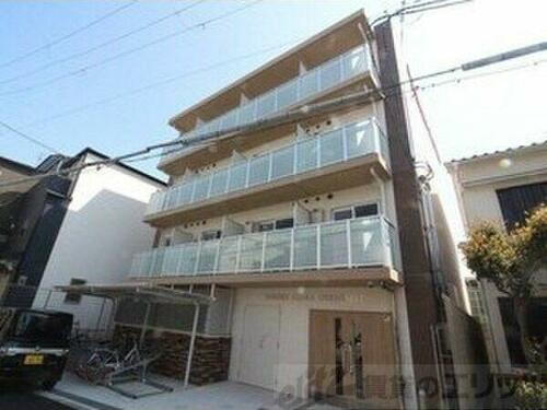 セオリー大阪アーバンレスト 4階建