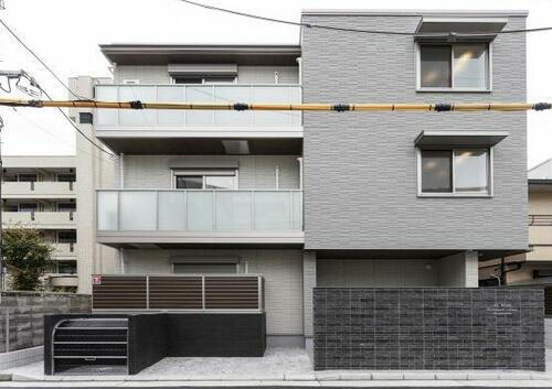 兵庫県西宮市甲子園口１丁目 築3年4ヶ月 3階建