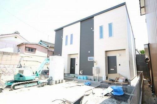 愛知県西尾市一色町一色東塩浜 テラスハウス