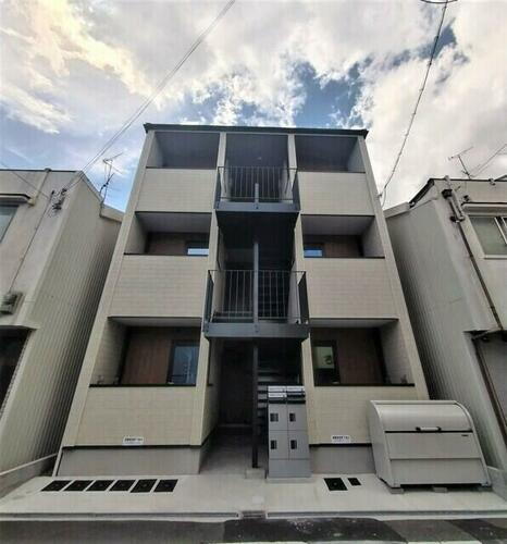 大阪府東大阪市大蓮東５丁目 築1年7ヶ月 3階建