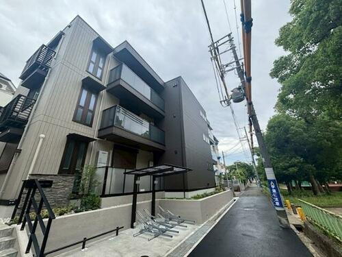 エルフォルク新神戸 3階建