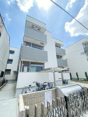 大阪府堺市堺区北向陽町１丁 築6年9ヶ月 3階建