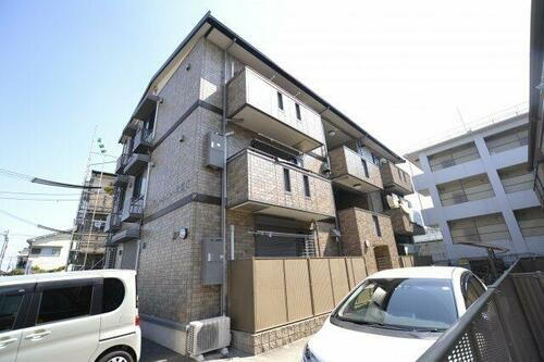 大阪府堺市東区日置荘北町３丁 3階建