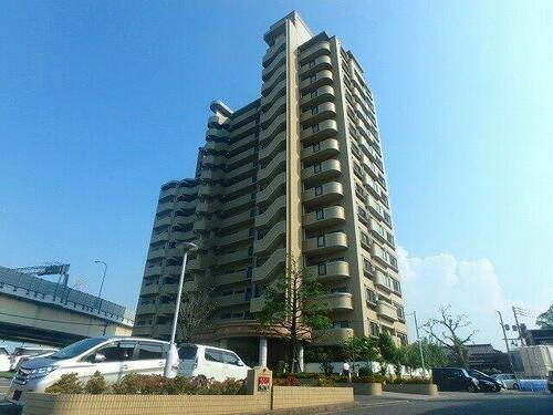 福岡県北九州市小倉北区木町２丁目 15階建