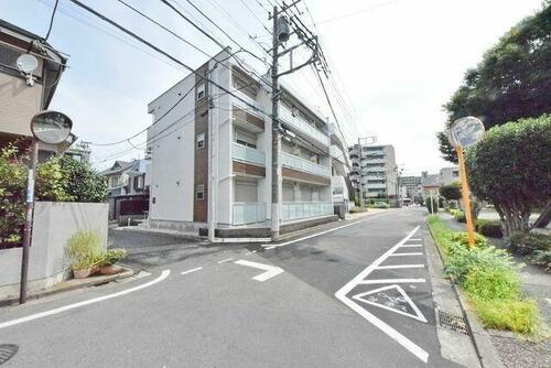 東京都三鷹市上連雀６丁目 3階建