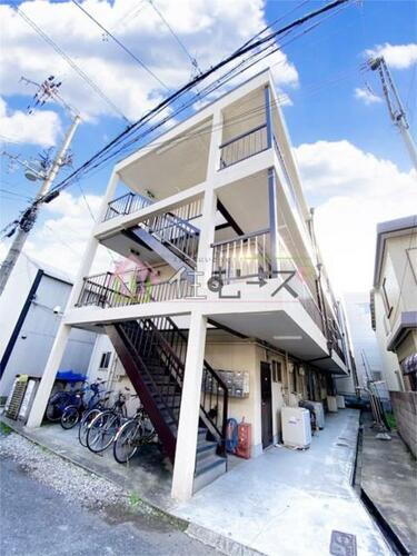 ハイツ楓 3階建