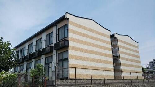 大阪府豊中市桜の町６丁目 2階建