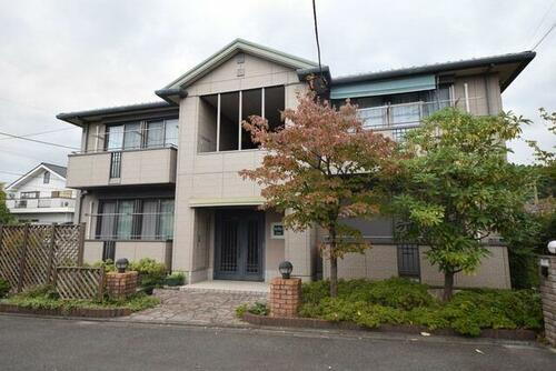 東京都町田市三輪町 2階建