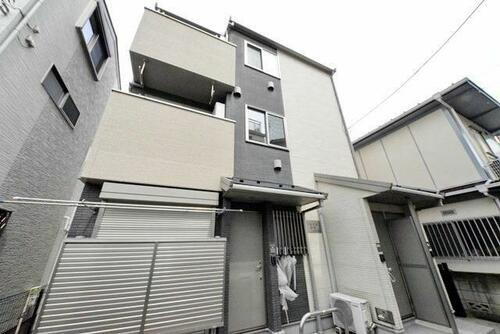 ソレイユ・コモ 3階建
