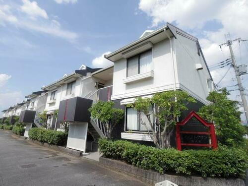 奈良県葛城市忍海 2階建