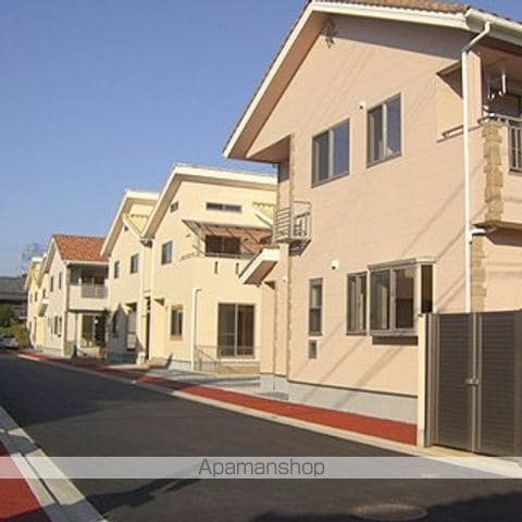 愛媛県松山市和泉南３丁目 テラスハウス