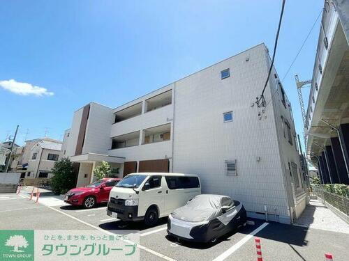 神奈川県川崎市多摩区菅稲田堤１丁目 3階建