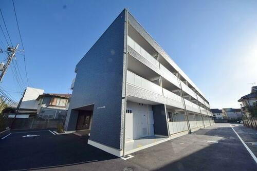 東京都府中市多磨町１丁目 3階建
