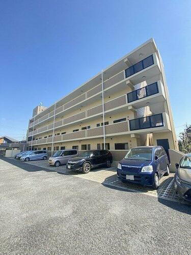 レルンブラール 4階建