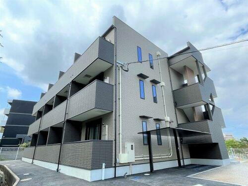 Ｐａｔｉｎａ黒崎 3階建