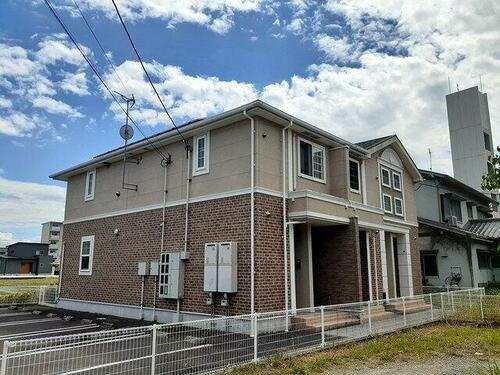 香川県高松市松並町 2階建