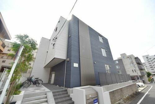 神奈川県藤沢市湘南台４丁目 3階建