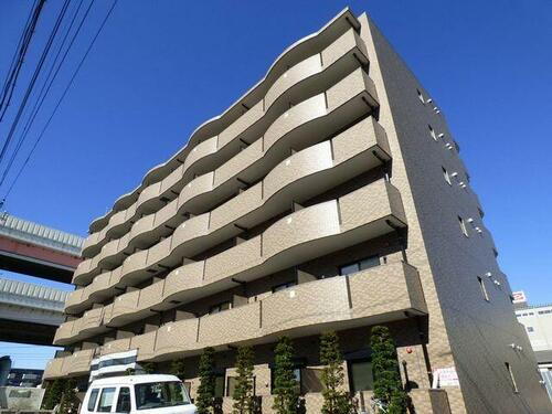 プラシード 6階建