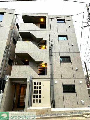 東京都北区志茂２丁目 地上4階地下1階建