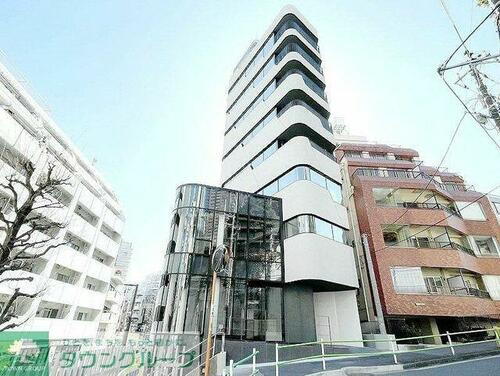 東京都港区元麻布３丁目 9階建