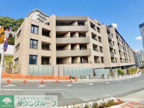 東京都目黒区大橋２丁目 7階建