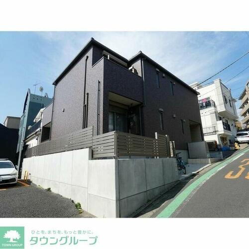 東京都目黒区上目黒５丁目 2階建