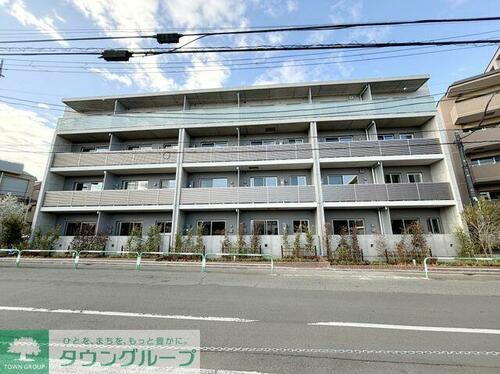 東京都世田谷区下馬１丁目 4階建