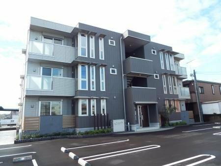 広島県福山市新涯町６丁目 3階建 築8年4ヶ月