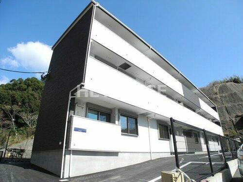 ｍｏｄｅｒｎ　ｐａｌａｚｚｏ　Ｊ－ＢＬＵＥ 3階建