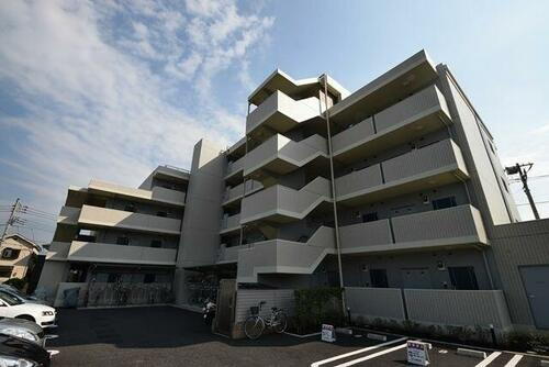 神奈川県藤沢市弥勒寺１丁目 5階建