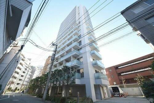 東京都港区南麻布２丁目 15階建