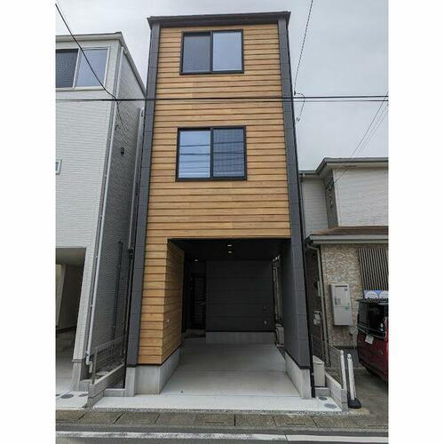 埼玉県さいたま市北区櫛引町２丁目 3階建