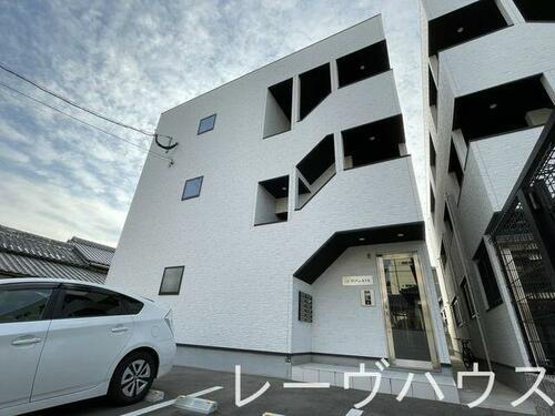 福岡県福岡市博多区東平尾２丁目 3階建 築3年3ヶ月