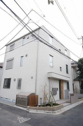 ノーブルヴィラージュ城山 3階建