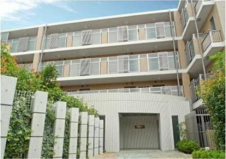 プラムガーデン関根 4階建