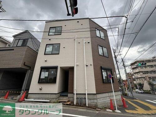 東京都板橋区徳丸１丁目 3階建