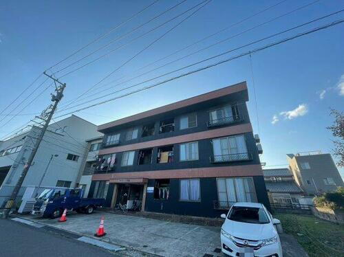 コーポレーション千田 3階建