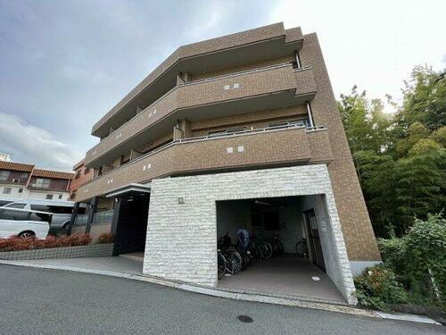 大阪府豊中市上新田３丁目 築19年10ヶ月 3階建