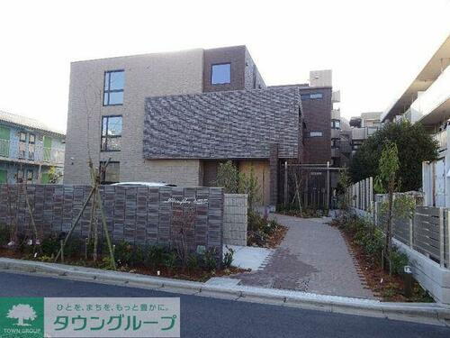 埼玉県さいたま市中央区本町東５丁目 3階建