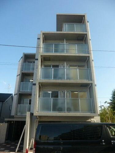 リライア烏山 5階建