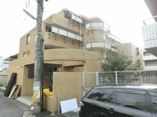 東京都目黒区中目黒４丁目 4階建