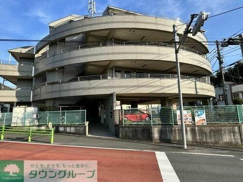 東京都八王子市絹ケ丘２丁目 4階建
