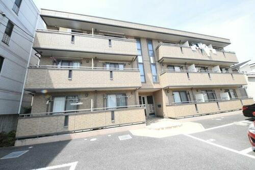 東京都八王子市北野町 3階建