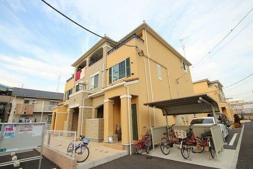 埼玉県さいたま市中央区本町西６丁目 3階建